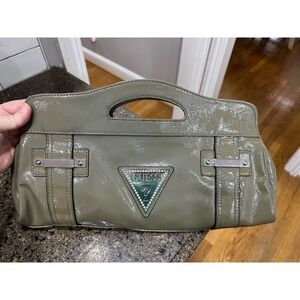 guess‎ olive clutch purse new